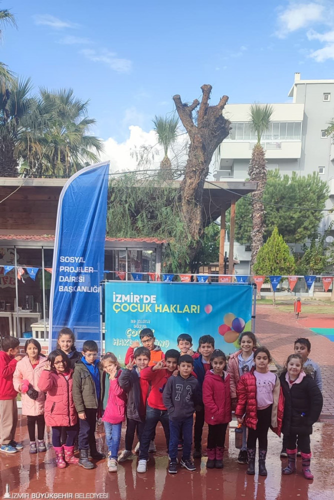 İzmir’de Çocuk Hakları Günü unutulmadı                  