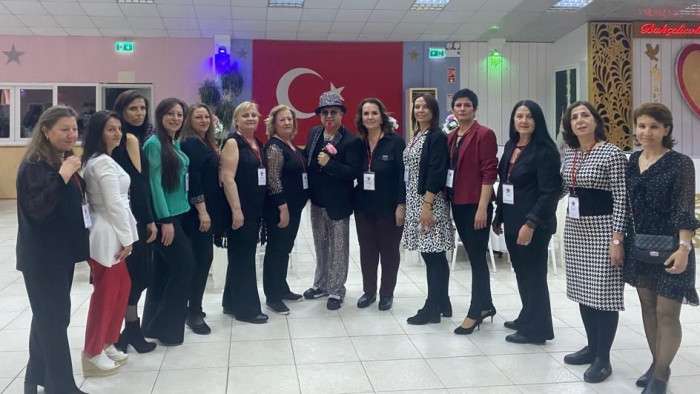 Örnekköy'ün kadınları eğlenceye doydu