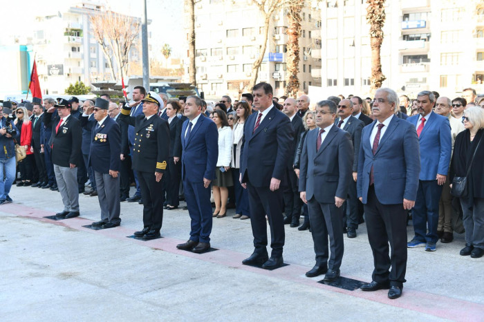 Başkan Tugay'dan resmi tören sitemi